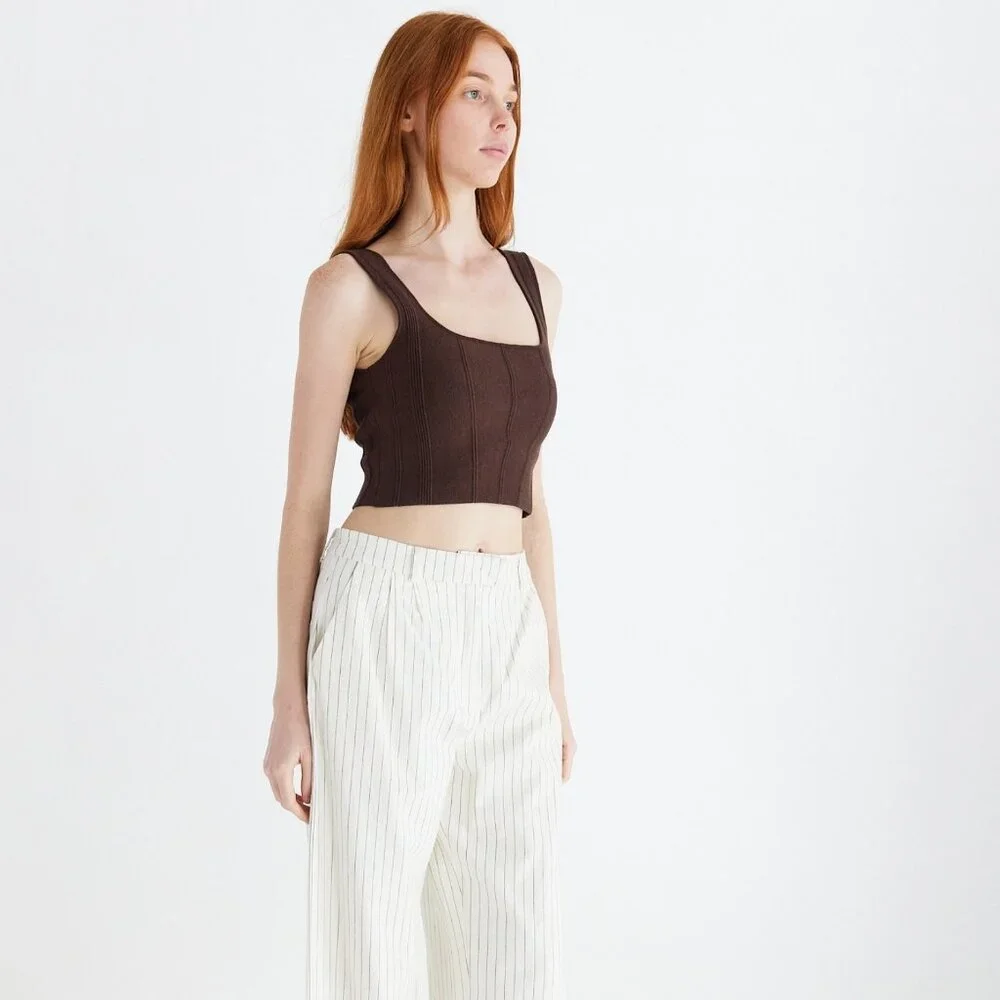 Millie Structured Crop Tank Top - Brown - Picture 3 of 4